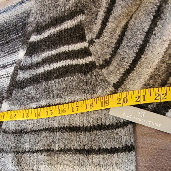 Tart Collections Ilianna Wool-blend Cardigan - Picture 6 of 6